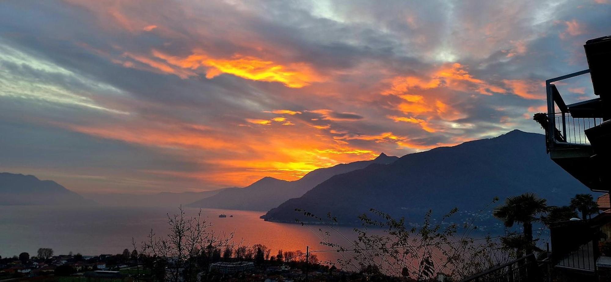 Sole & Lago-Lake Maccagno Exteriér fotografie